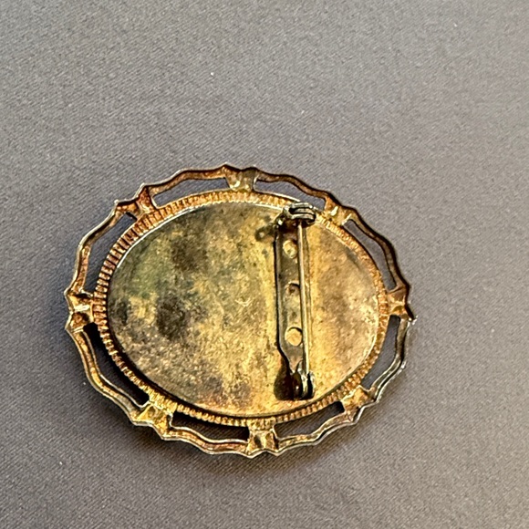 Vintage Snowman with blue hat brooch hand painted - Picture 2 of 4